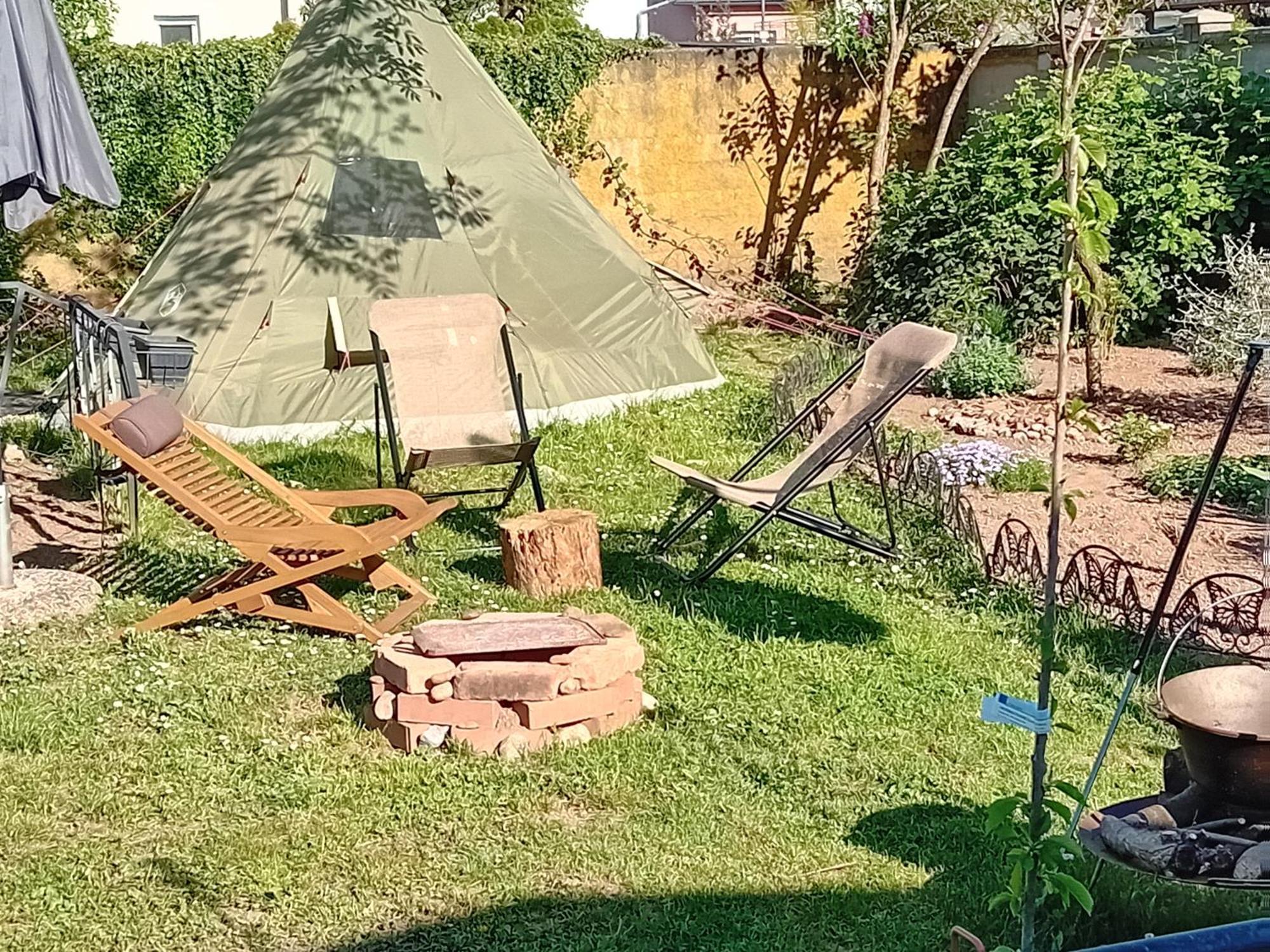 Camping Under The Walnut In Your Own Tent On A Shared Lot And Shared Bathroom ليوبليانا المظهر الخارجي الصورة