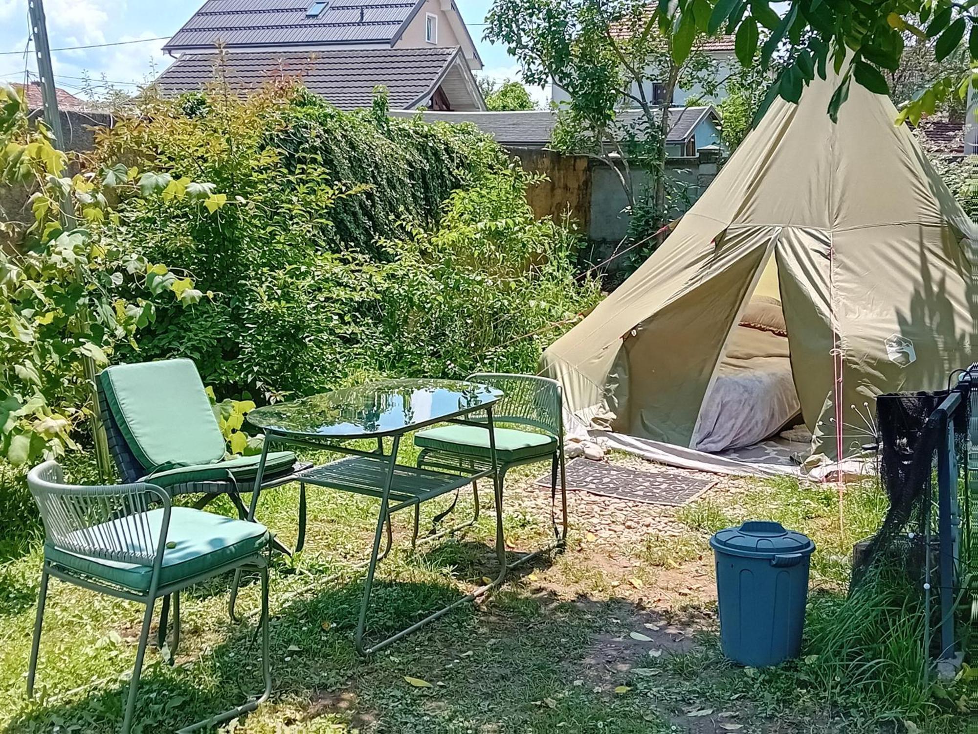 Camping Under The Walnut In Your Own Tent On A Shared Lot And Shared Bathroom ليوبليانا المظهر الخارجي الصورة